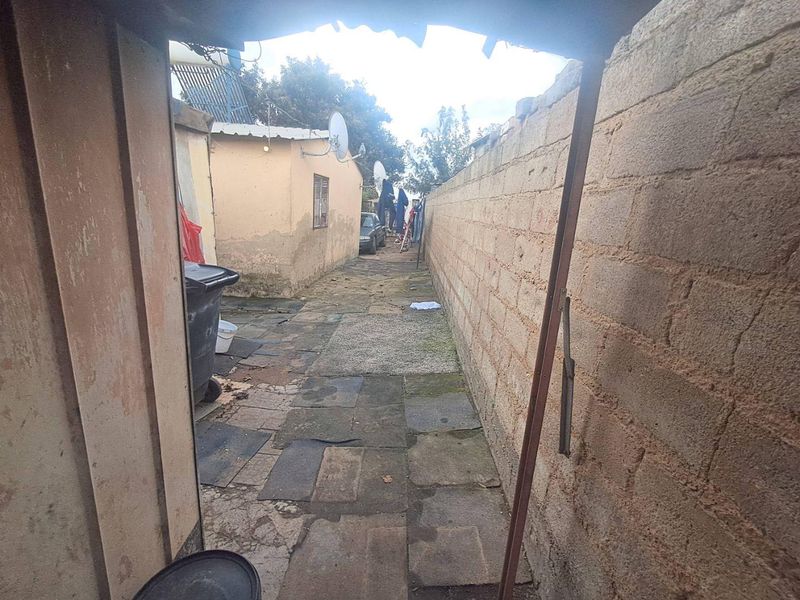 2 Bedroom House In Ivory Park Ext 10 - Photo 7