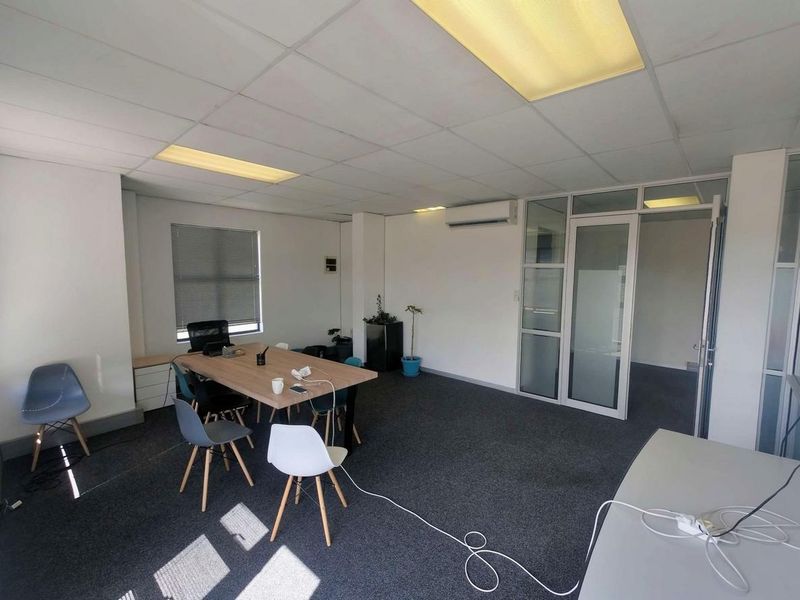220sqm First-Floor Office To Let – The Estuaries, Century City - Photo 6