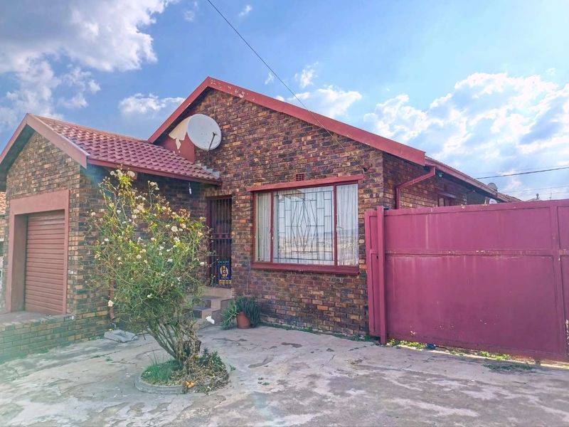 Exceptional Family Home for Sale in Ratanda, Heidelberg  Discover outstanding value and comfortable family living in the heart of Ratanda, Heidelberg. - Photo 4