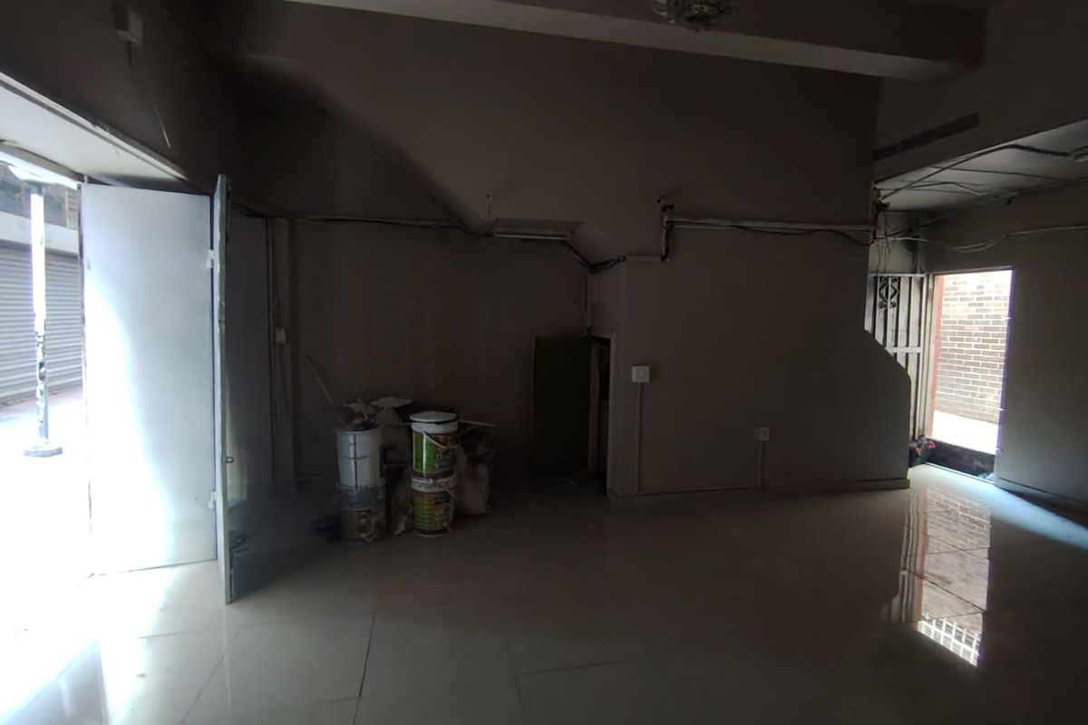 Prime Retail Space to Let in the CBD - Photo 3