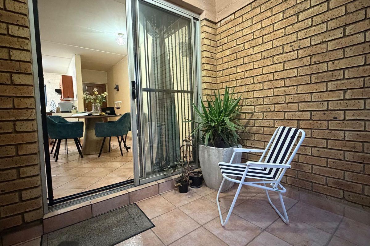 Modern 3-Bedroom Ground Floor Apartment in Secure Complex - Photo 4