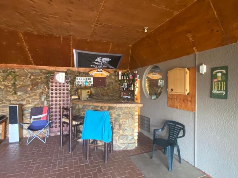 Welcome to Elegance: Spacious Home with Luxurious Features! - Photo 2