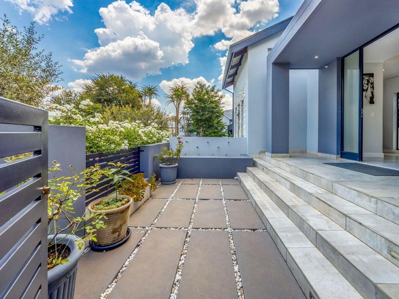 Exquisite Five Bedroom Family Home For Sale in Waterfall Country Village - Photo 2