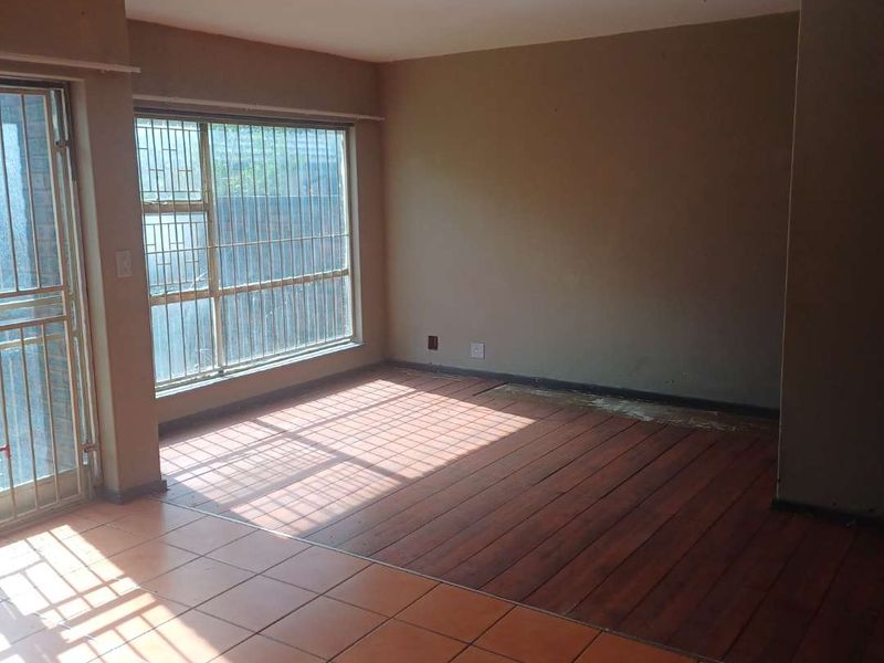 3 Bedroom Duplex For Sale - Photo 3