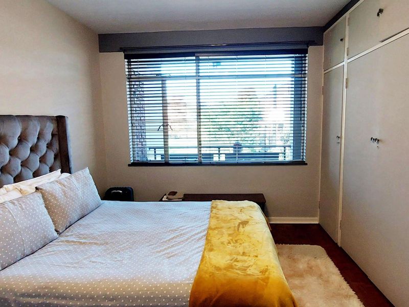Exceptional 1 bedroom, 1 bathroom, 1st floor apartment available for sale in Craighall Park - Photo 9