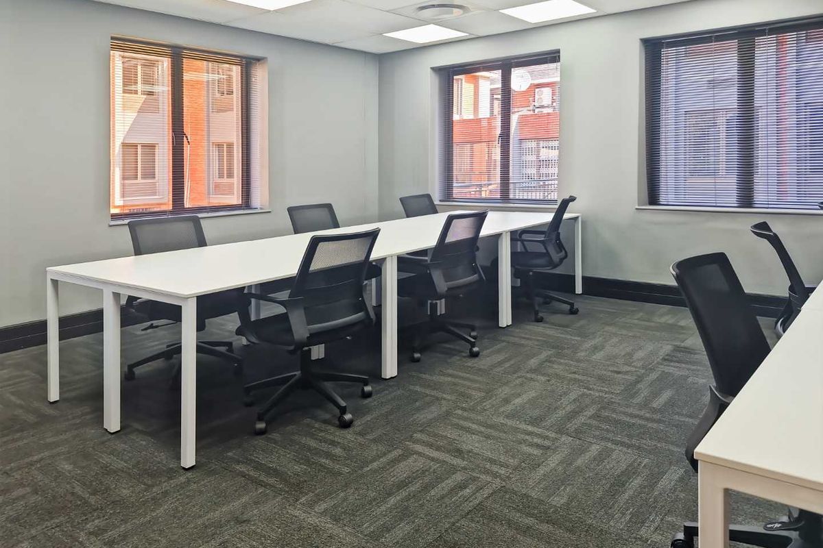 Professional office space in Regus Darrenwood Randburg on fully flexible terms - Photo 4