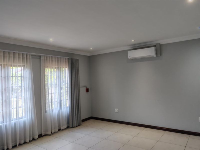 Stunning 5 Bedroom Residence in Exclusive Complex - Photo 6