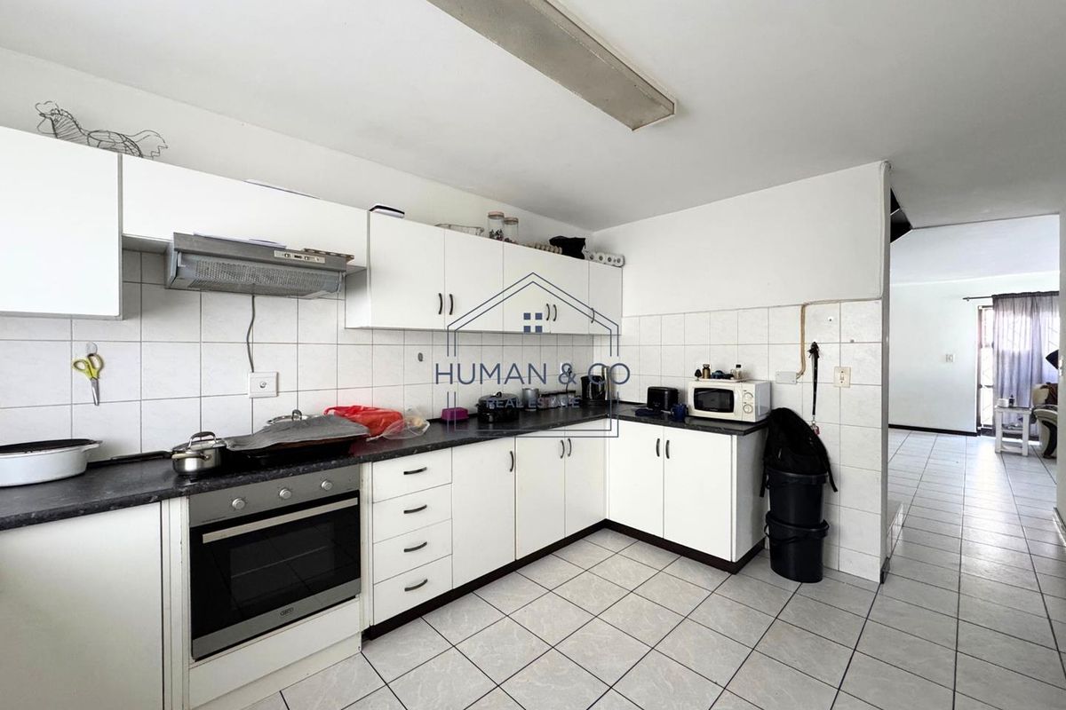 Spacious 3-bedroom townhouses near Lagoon and town center (6 *Townhouses) - Photo 3