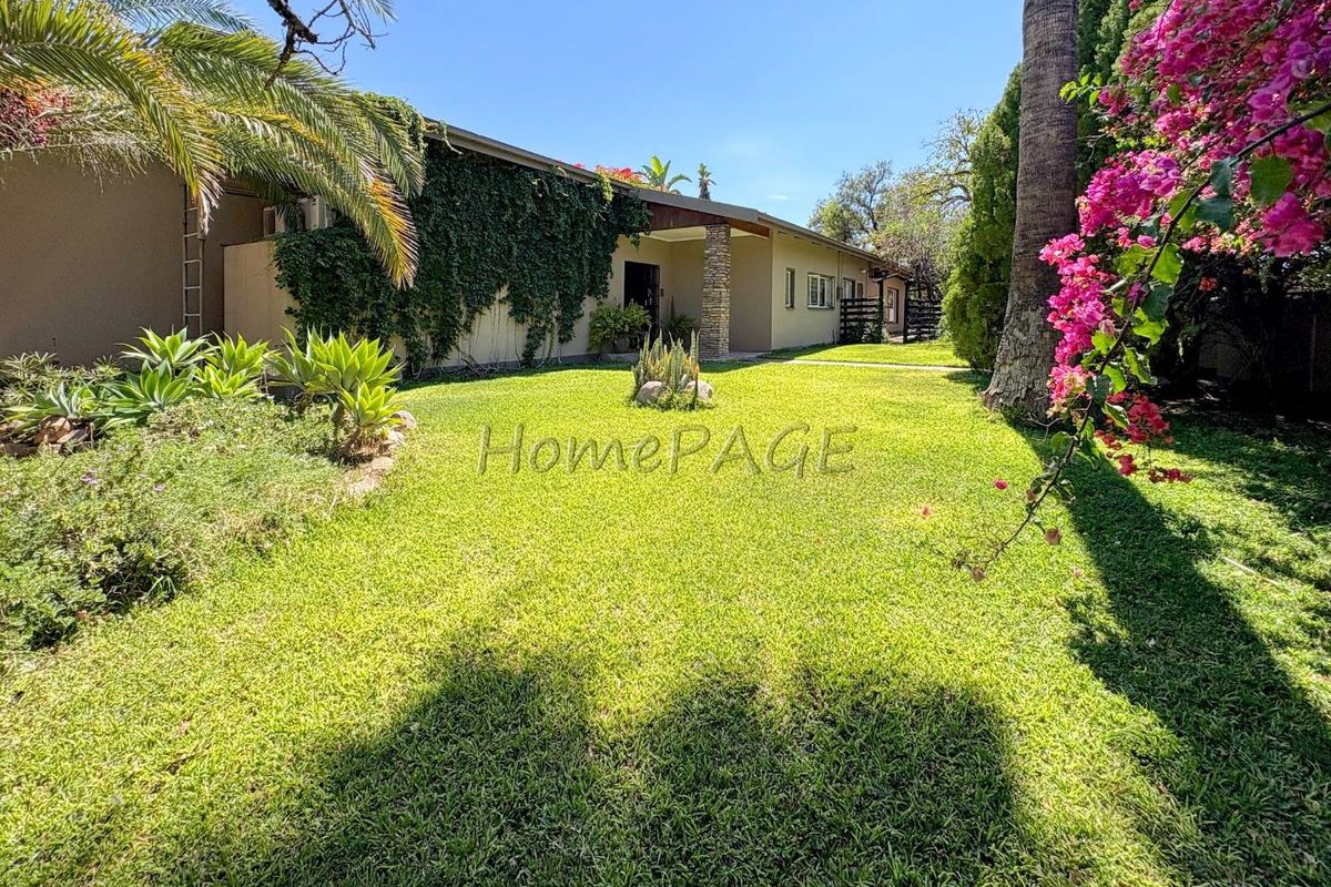 Otjiwarongo:  Neat home with flat on large plot is for Sale - Photo 2