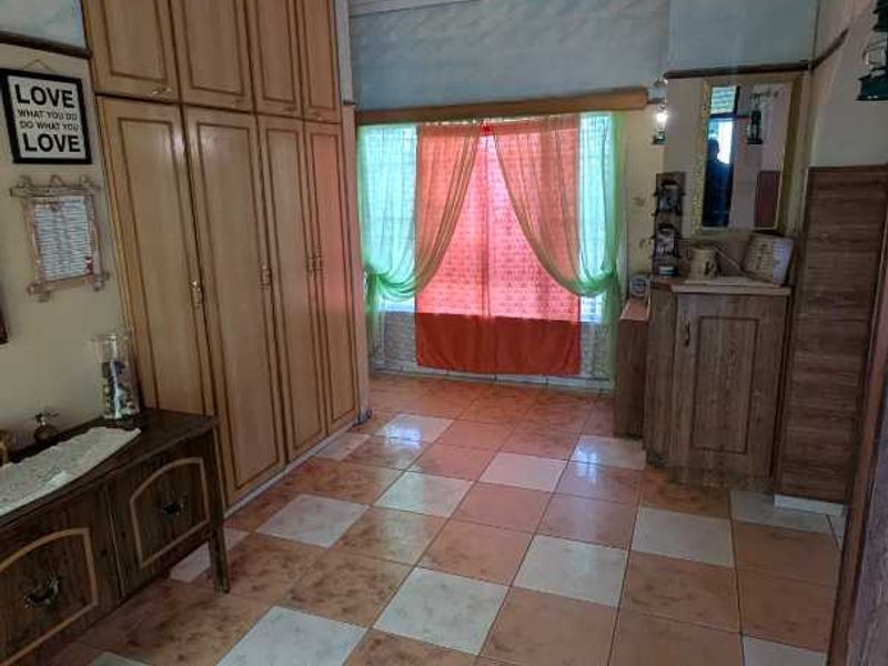 spacious old school house - Photo 7