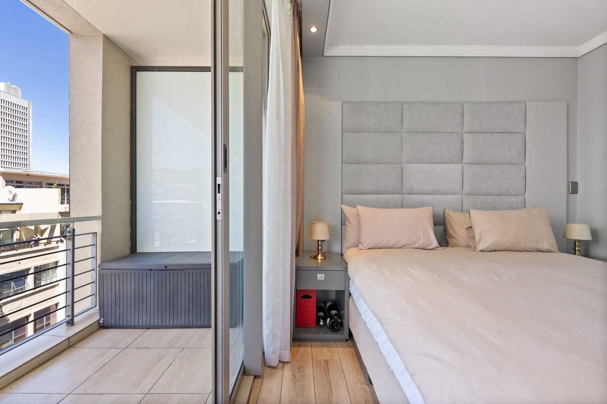 Five-star hotel living in the heart of Cape Town - Photo 4