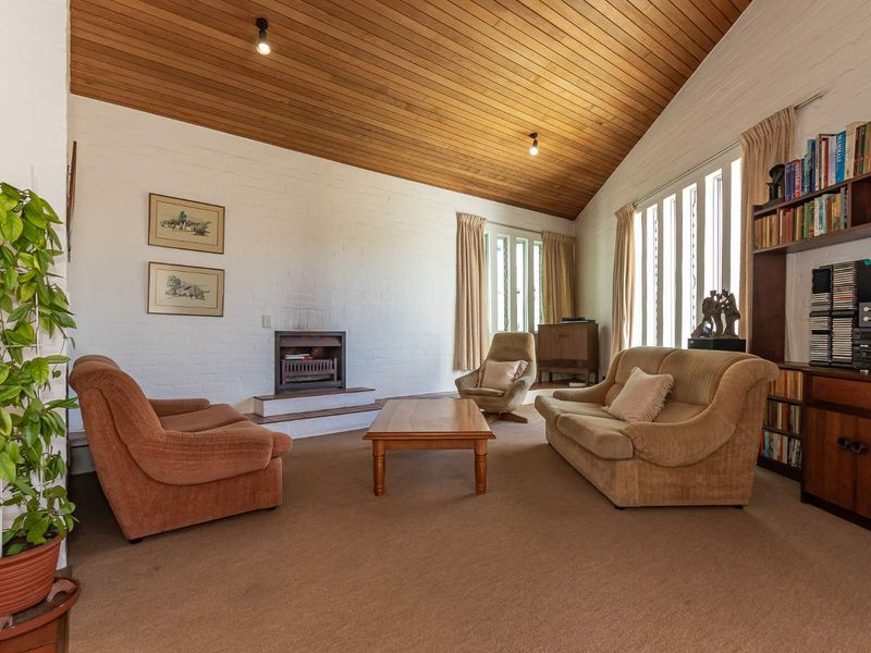 Character-Filled Family Home with Art Deco Flair and Potential - Photo 4