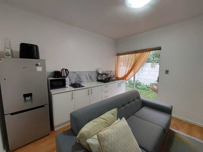 Neat Flatlet In Sybrand Park - Photo 6