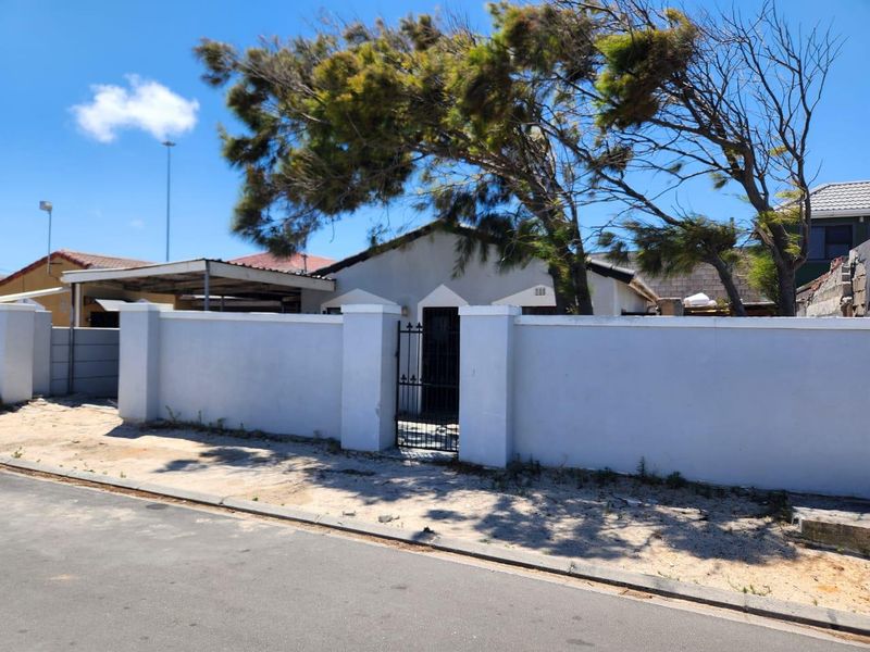 Charming Two-Bedroom House for Sale in Litha Park - Photo 4