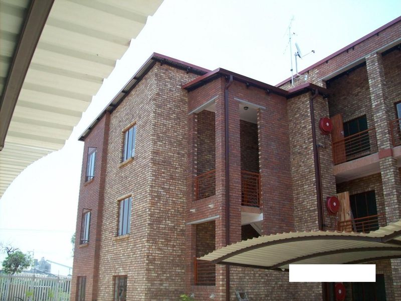 2 BEDROOM FLAT TO RENT IN CAPITAL PARK - Photo 4