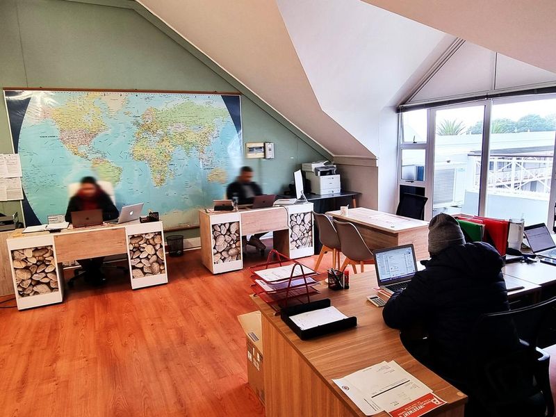 Loft Office in Prestigious Business Park - Photo 3