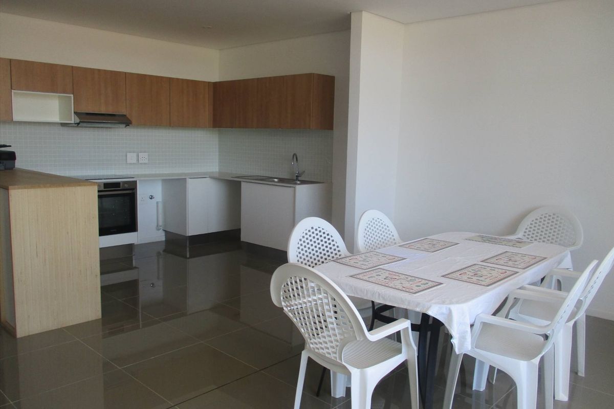 To Let: Fully furnished 2 Bedroom Apartment (Freedom Plaza) - Photo 3