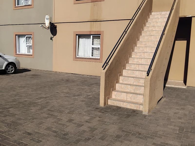 ACT NOW -  UNIT FOR SALE 🔥🔥🔥 - Photo 1
