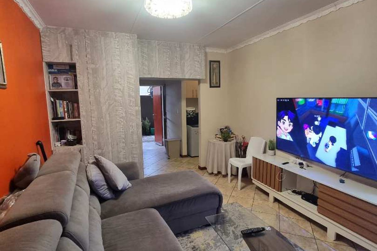 TOWNHOUSE FOR SALE - Photo 4