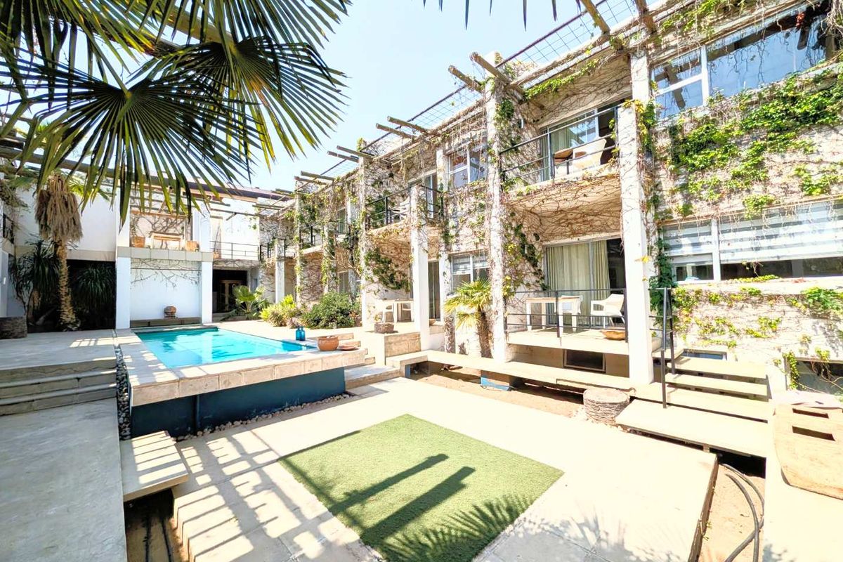 Exclusive guesthouse for sale in Klein Windhoek - Photo 2