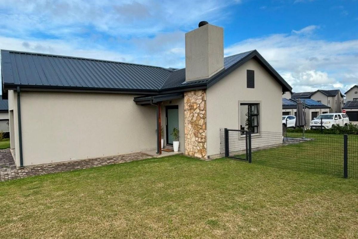 3 Bedroom Home for Long Term Rental in Hartland Lifestyle Security Estate - Photo 4