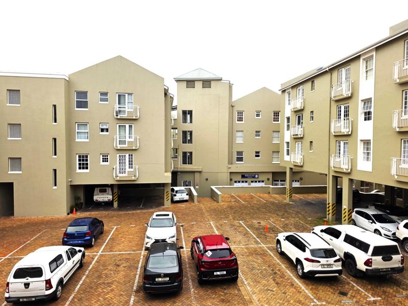 Prime 2-Bedroom Apartment in Bergzicht Plaza – Steps from Stellenbosch University - Photo 8
