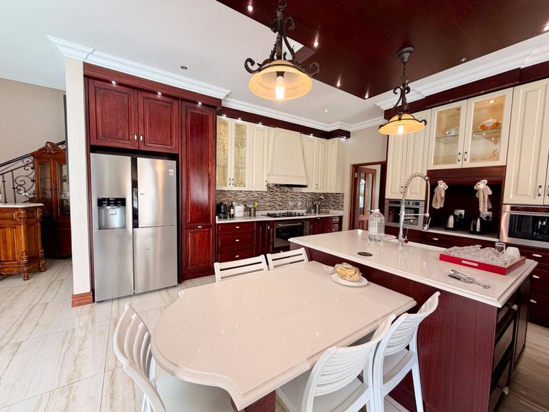 Fully Furnished Five Bedroom Home in Waterfall Country Village Estate - Photo 6