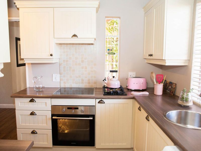 3 BEDROOM TOWNHOUSE FOR SALE IN BRYANSTON - Photo 2
