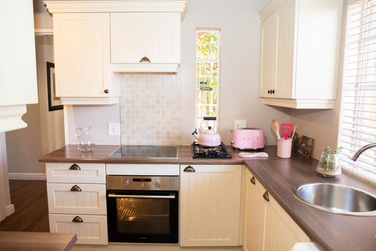 3 BEDROOM TOWNHOUSE FOR SALE IN BRYANSTON - Photo 2