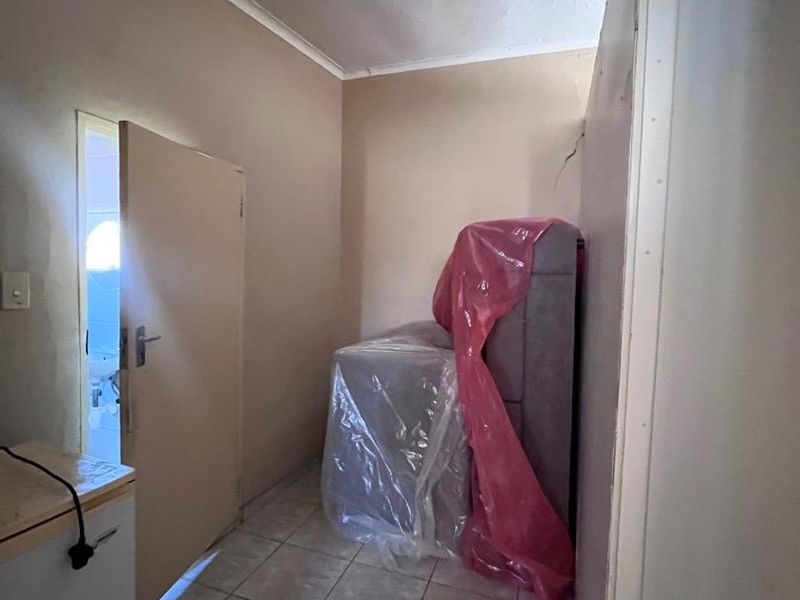 Spacious family home with added income potential in Windhoek North. - Photo 6