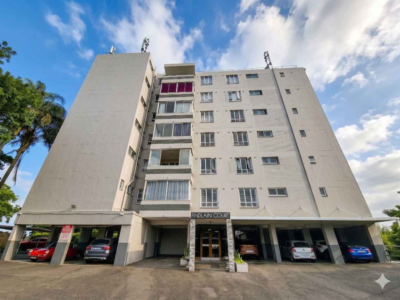 Scenic Top-Floor 2 Bedroom Apartment in Secure Findlain Court,Northdene. - Photo 1