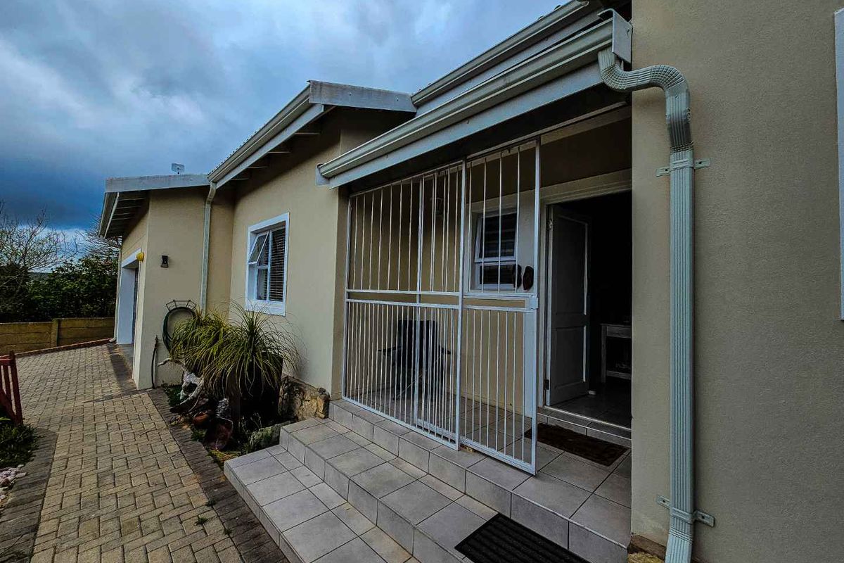 The perfect family home with modern finishes. - Photo 2