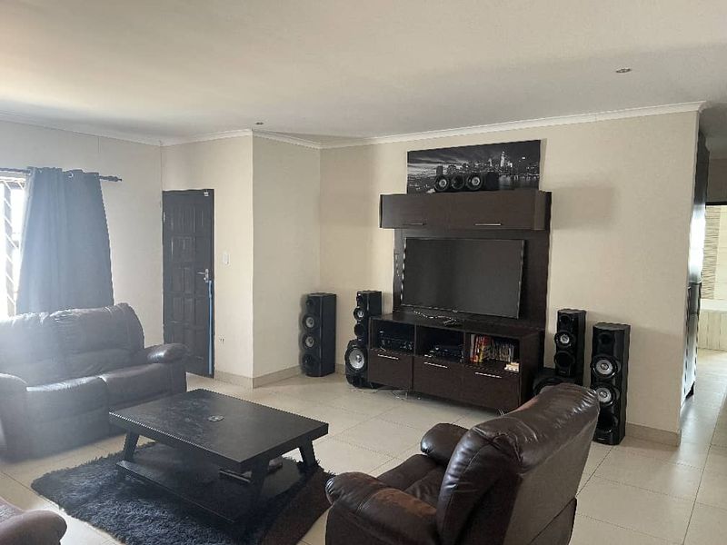 FOR RENT-Fully furnished backyard apartment for rent for rent in Mersig, Walvis Bay - Photo 5