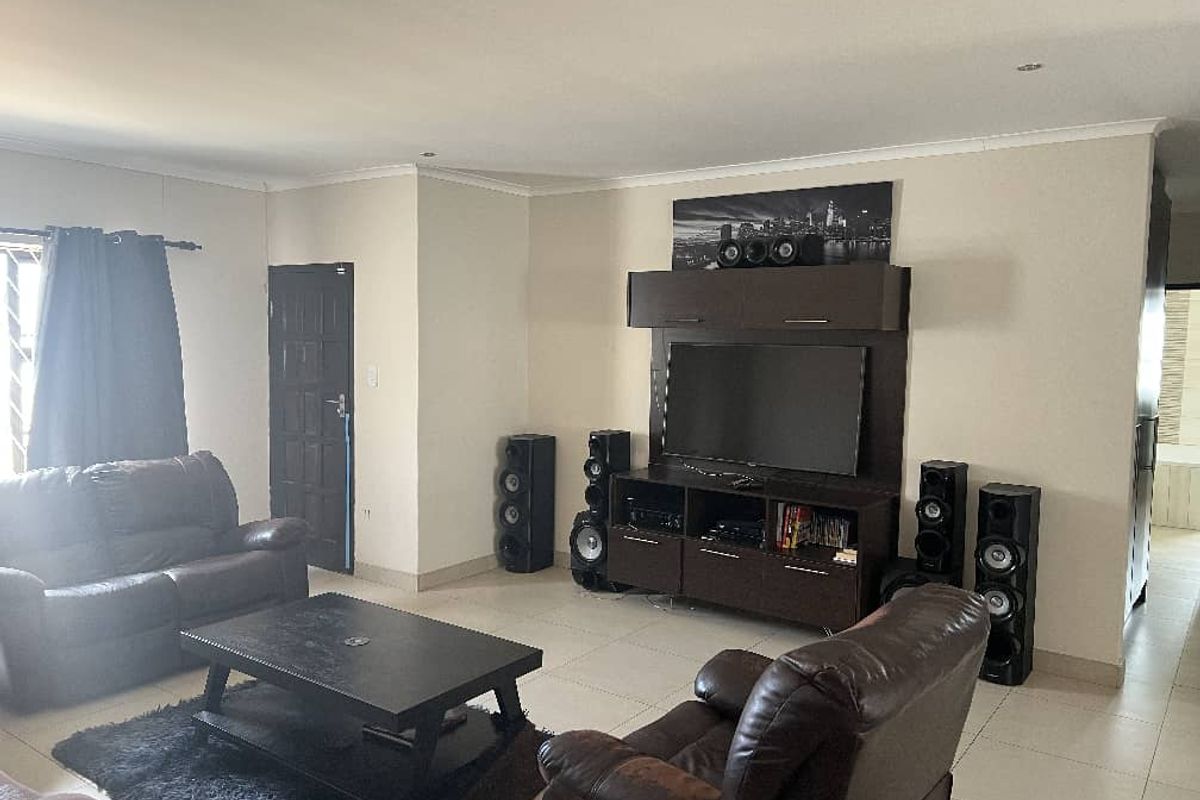 FOR RENT-Fully furnished backyard apartment for rent for rent in Mersig, Walvis Bay . - Photo 5