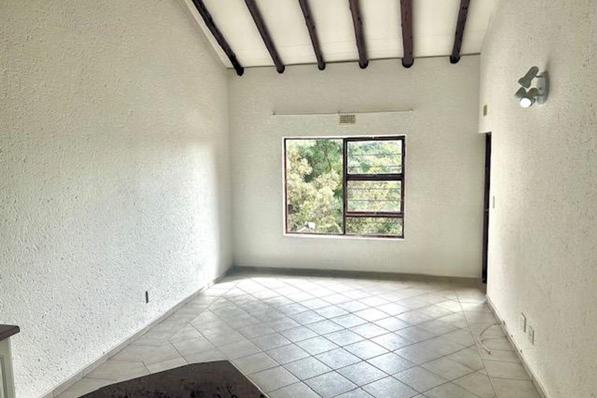 Beautiful Unfurnished One Bedroom apartment in Morningside FOR SALE - Photo 5