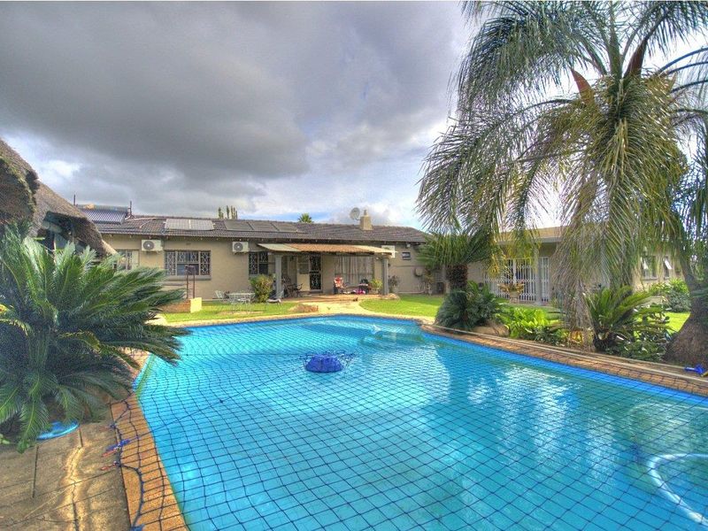 Massive Family home plus Flatlet! - Photo 4