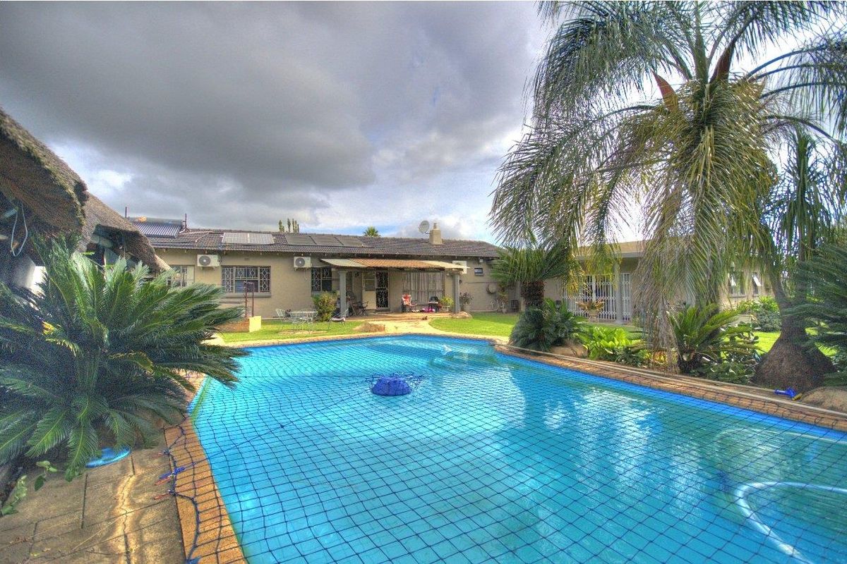 Massive Family home plus Flatlet! - Photo 4