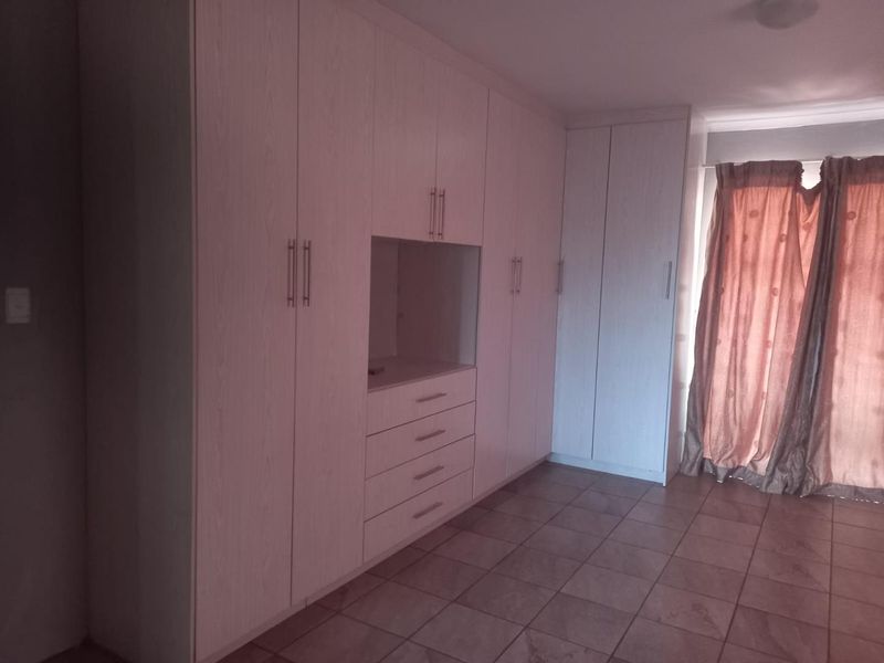 FOUR BEDROOM STAND ALONE HOUSE AVAILABLE IN ORCHARDS . - Photo 6