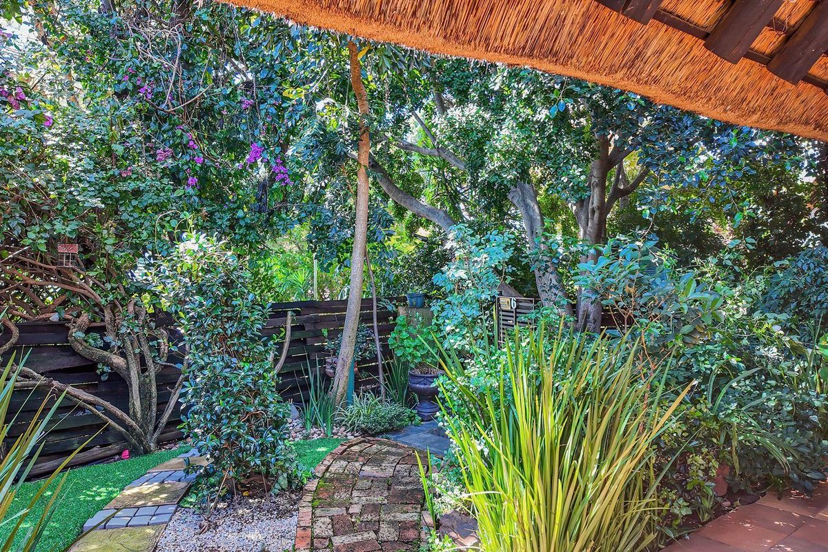 This charming and distinctive home could be your dream property. - Photo 3