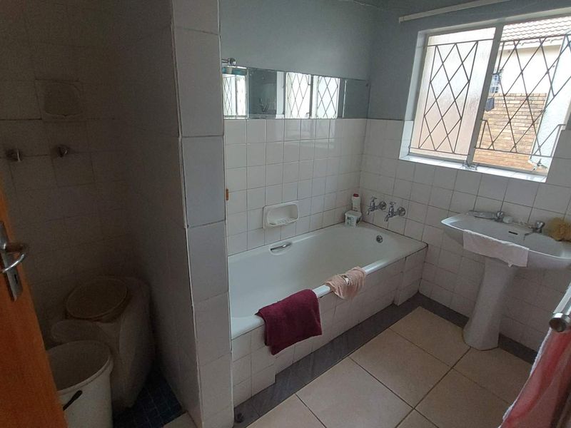 HOUSE FOR SALE, CLAREMONT - Photo 7