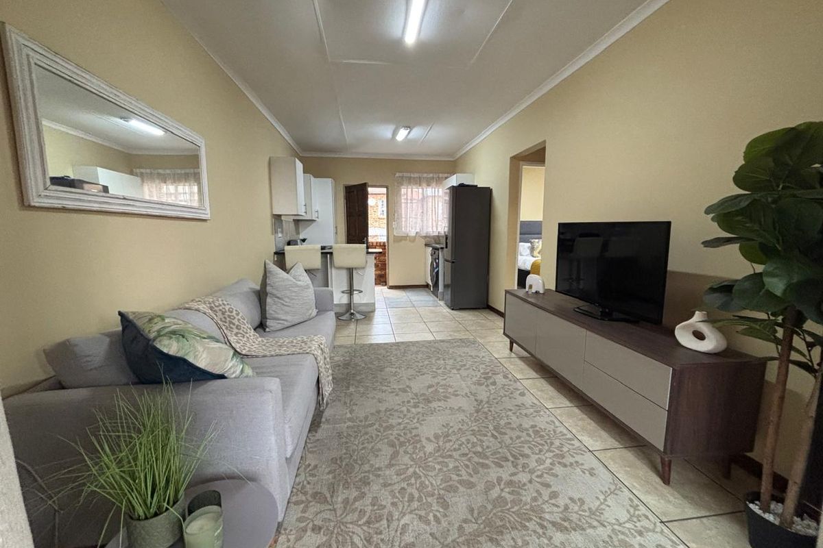 2 Bedroom Townhouse For Sale in Elandspark - Photo 3