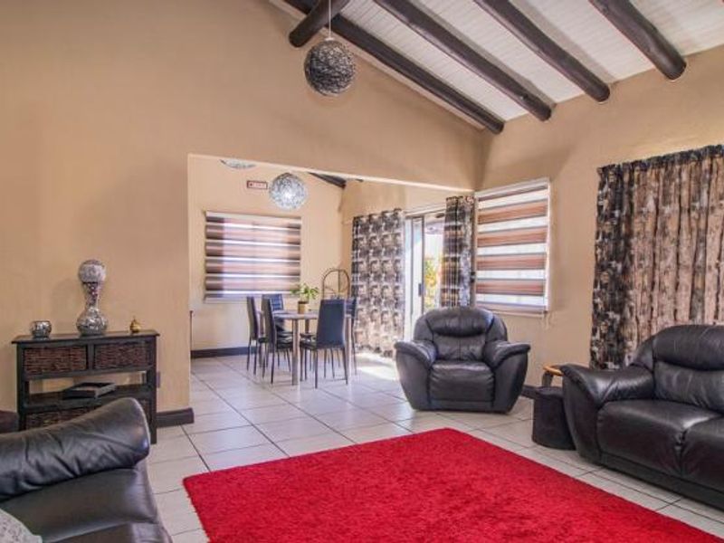 3 Bedroom home and smart investment - Photo 3