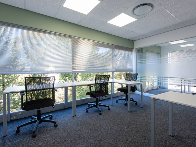 Workspaces, services and support to help you work better in Regus Paarl - Photo 4