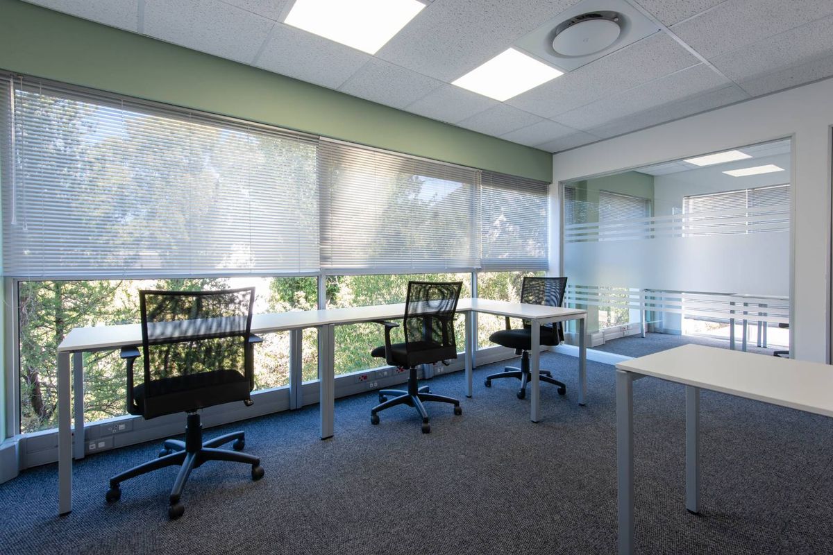 Workspaces, services and support to help you work better in Regus Paarl - Photo 4