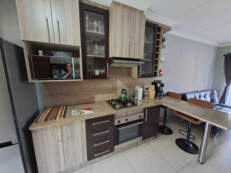 2 Bedroom Apartment To Let - Photo 3