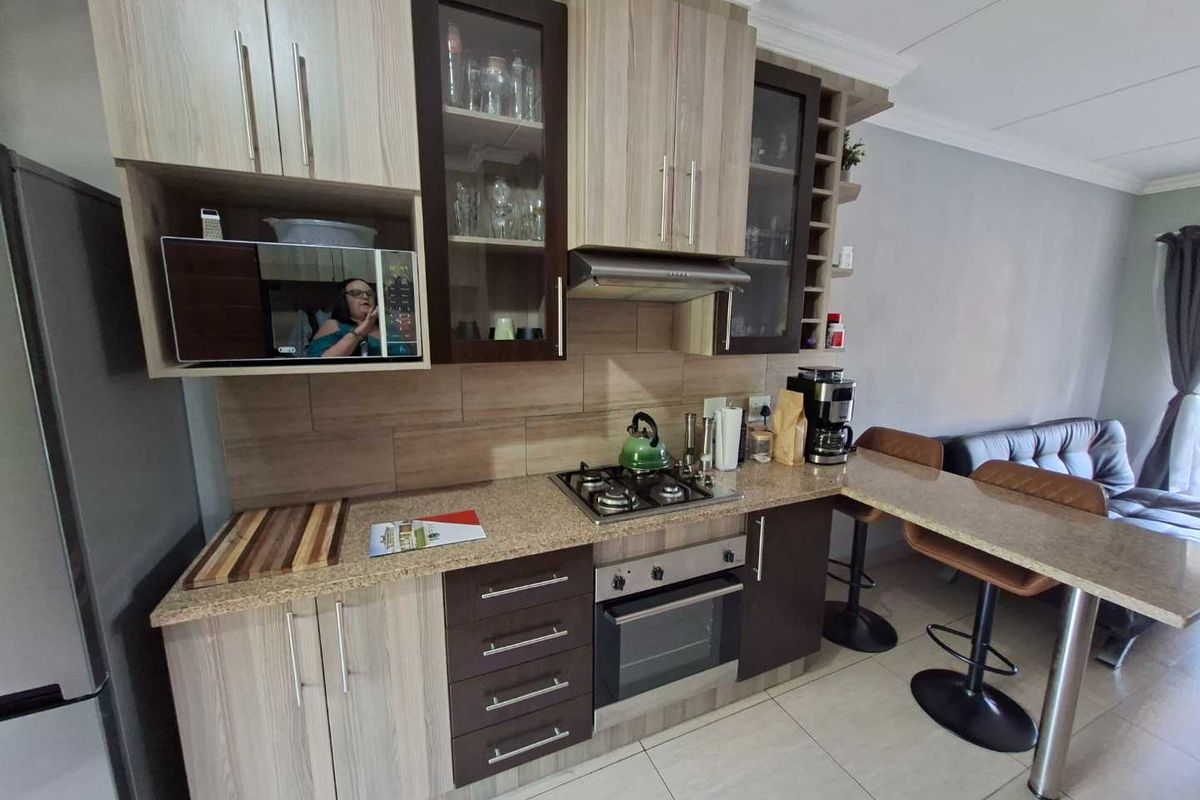 2 Bedroom Apartment To Let - Photo 3