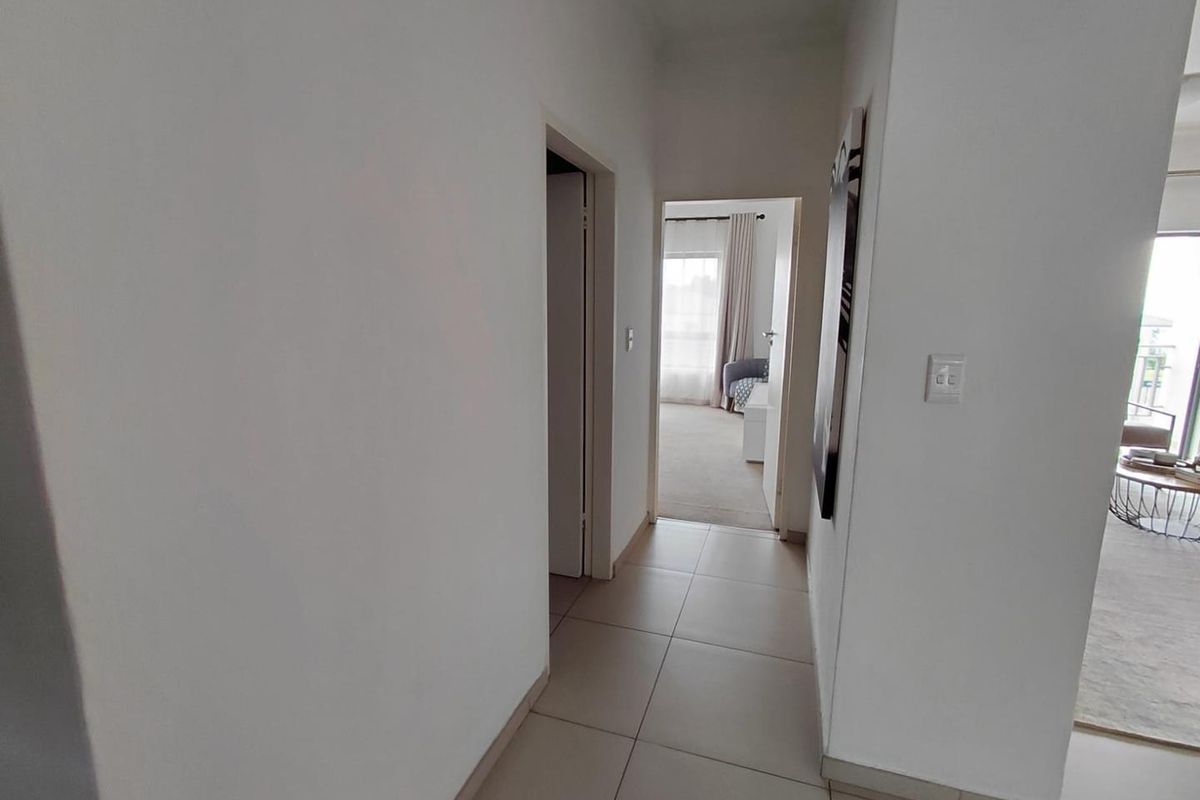 Modern 2-bedroom, 1 bathroom Apartment at Kengies Square - Photo 4