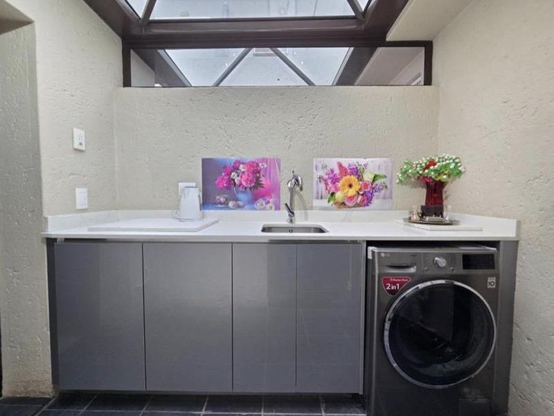 3 Bedroom Townhouse for Sale in Glenvista - Photo 5