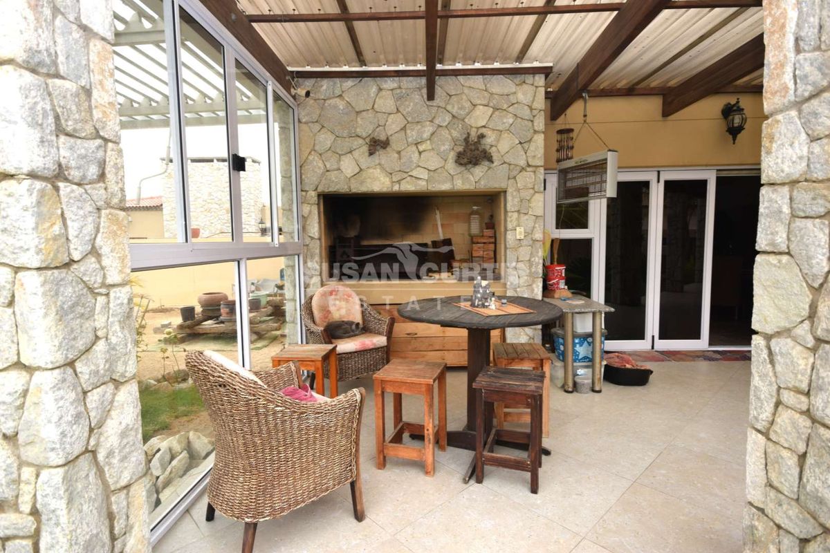 3 BEDROOM HOUSE IN ROSSMUND IS FOR SALE - Photo 5