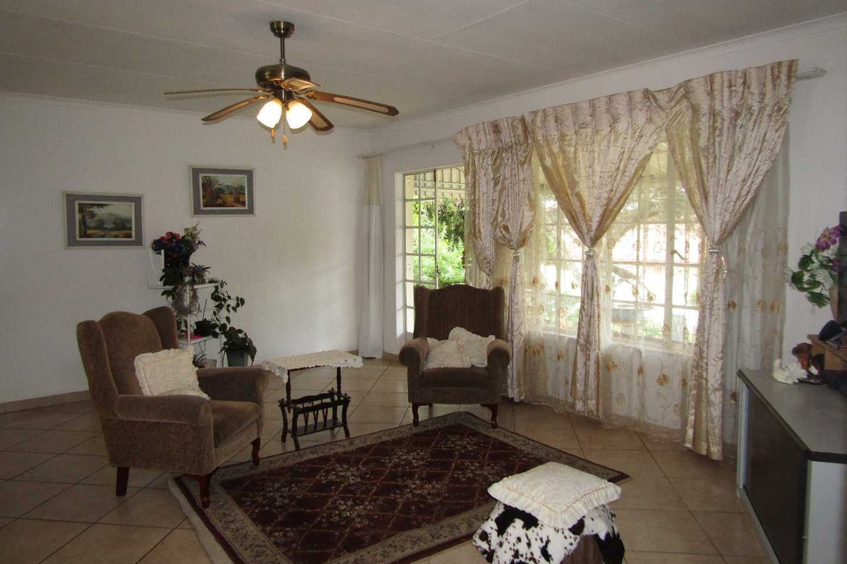 Charming Life Rights Home for the Elderly - Photo 2